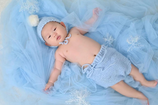 宜宾宝宝吐奶频繁怎么回事